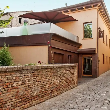 ホテル La Loggia Historic 3*