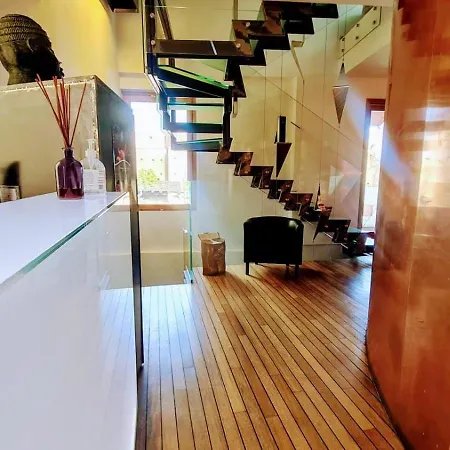 La Loggia Historic Hotel 3*