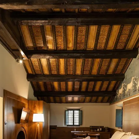 Hotell La Loggia Historic Resort - Albergo Diffuso 3*