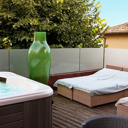 La Loggia Historic Resort Hotell 3*