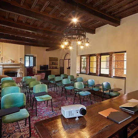 Hotell La Loggia Historic Resort - Albergo Diffuso