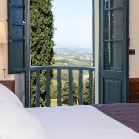 La Loggia Historic Hotel 3*