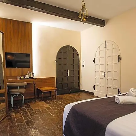 La Loggia Historic - Diffuso Otel